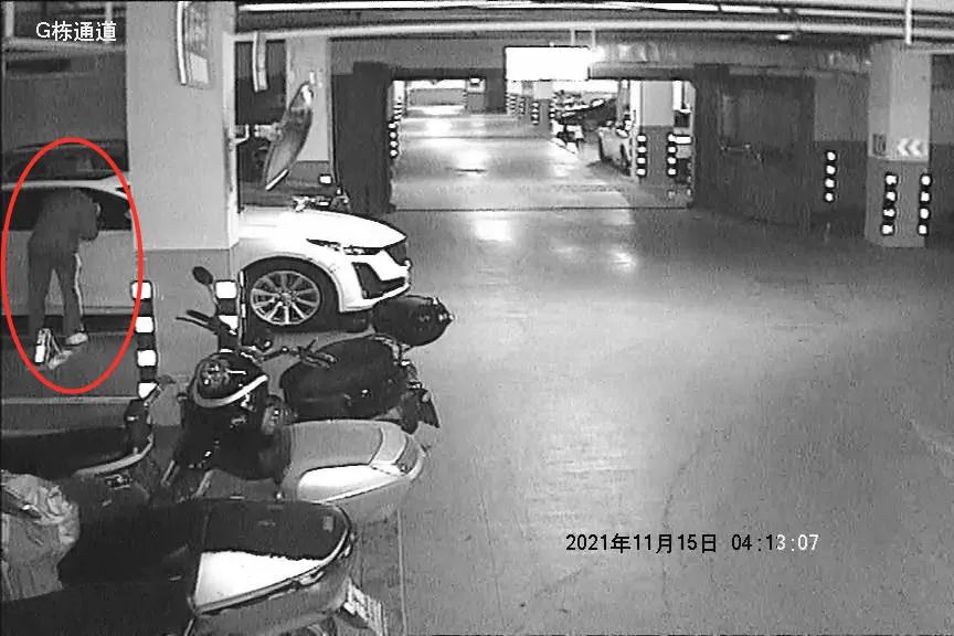 【“秋冬攻勢”護平安】年輕小伙凌晨拉車門盜竊屢得手，您的愛車鎖好了嗎？