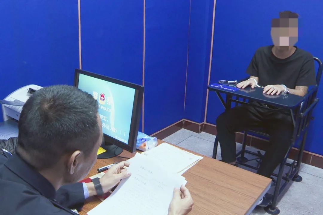 【“秋冬攻勢”護平安】年輕小伙凌晨拉車門盜竊屢得手，您的愛車鎖好了嗎？